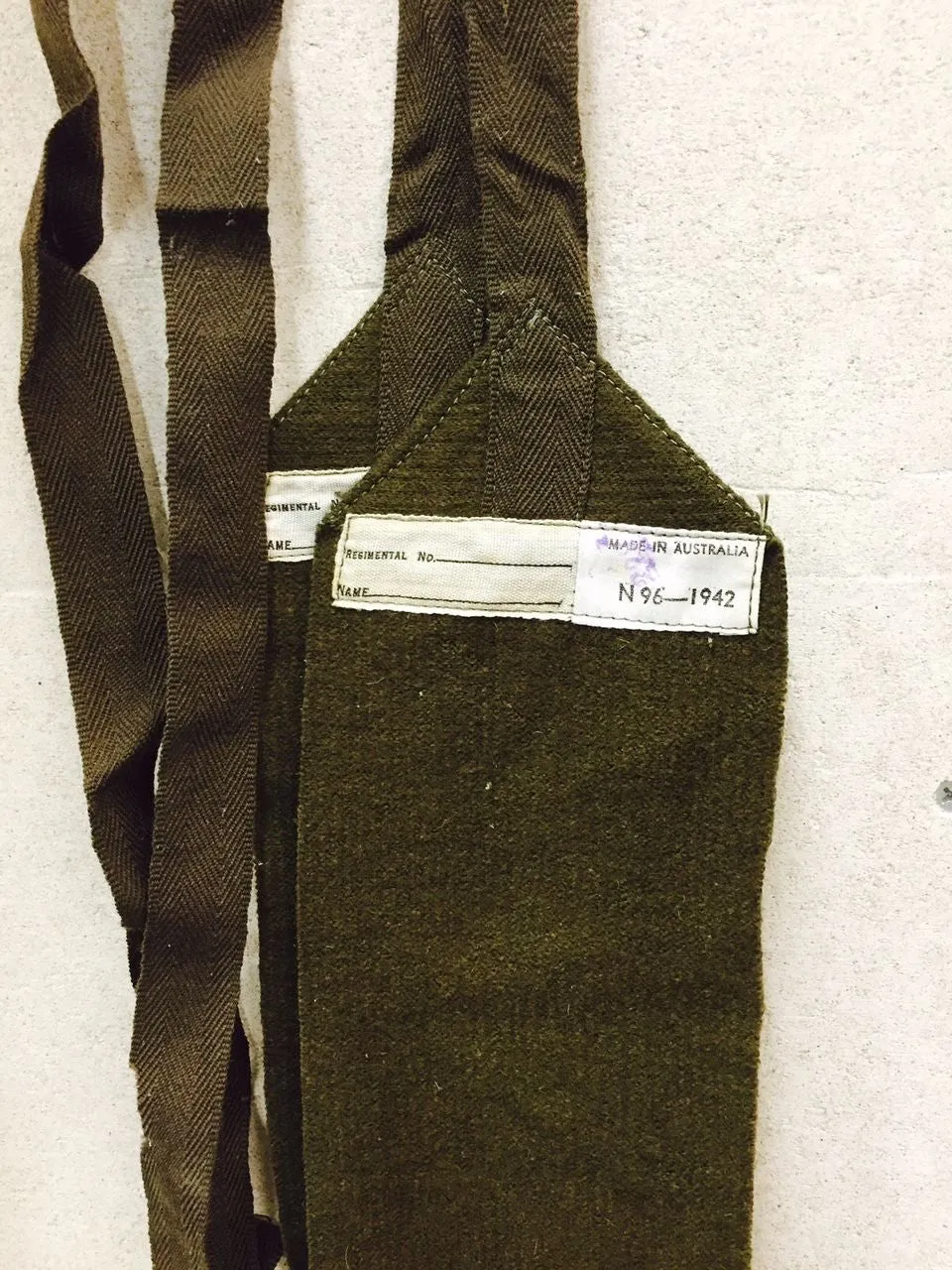 WWII DATED KHAKI PUTTEES